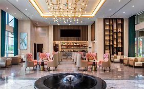 Blossom Hotel Houston, Curio Collection By Hilton